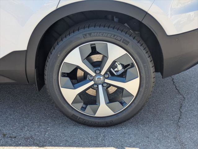 New 2026 Volvo XC40 B5 Plus w/ Protection Package Premier AWD/4WD image 6