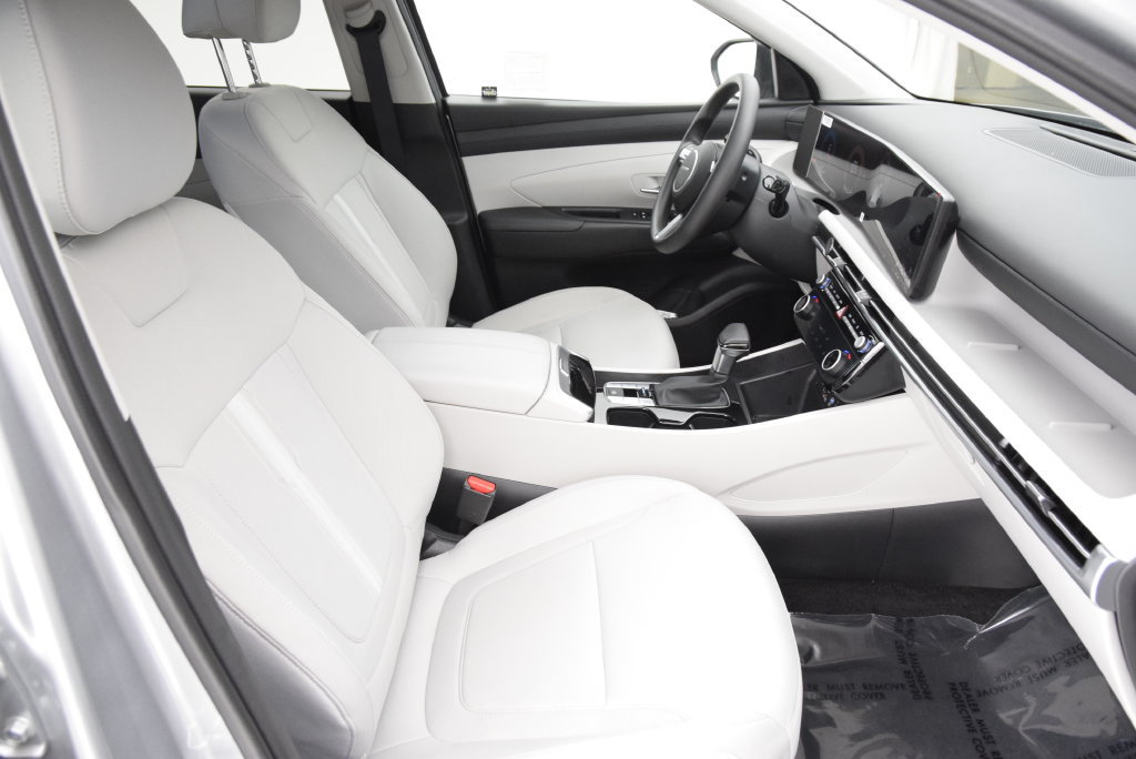 Used 2025 Hyundai Tucson SEL FWD image 16