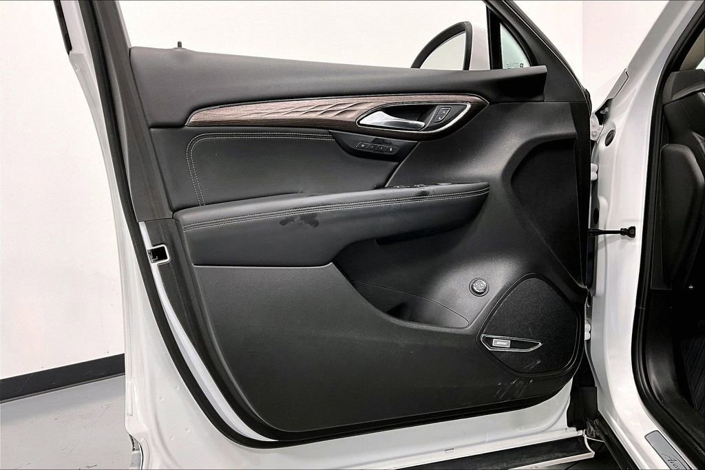 Used 2023 Buick Envision Avenir image 21