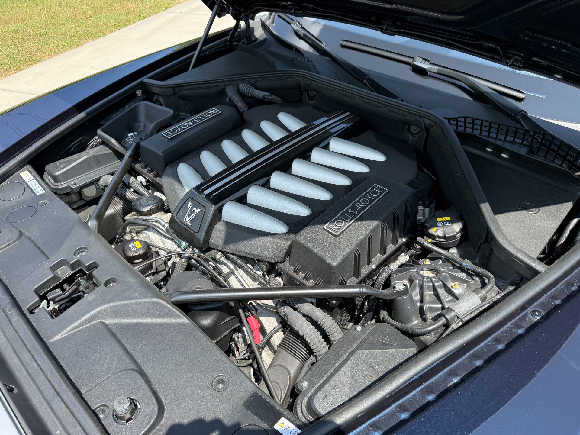 Used 2015 Rolls-Royce Wraith RWD image 53