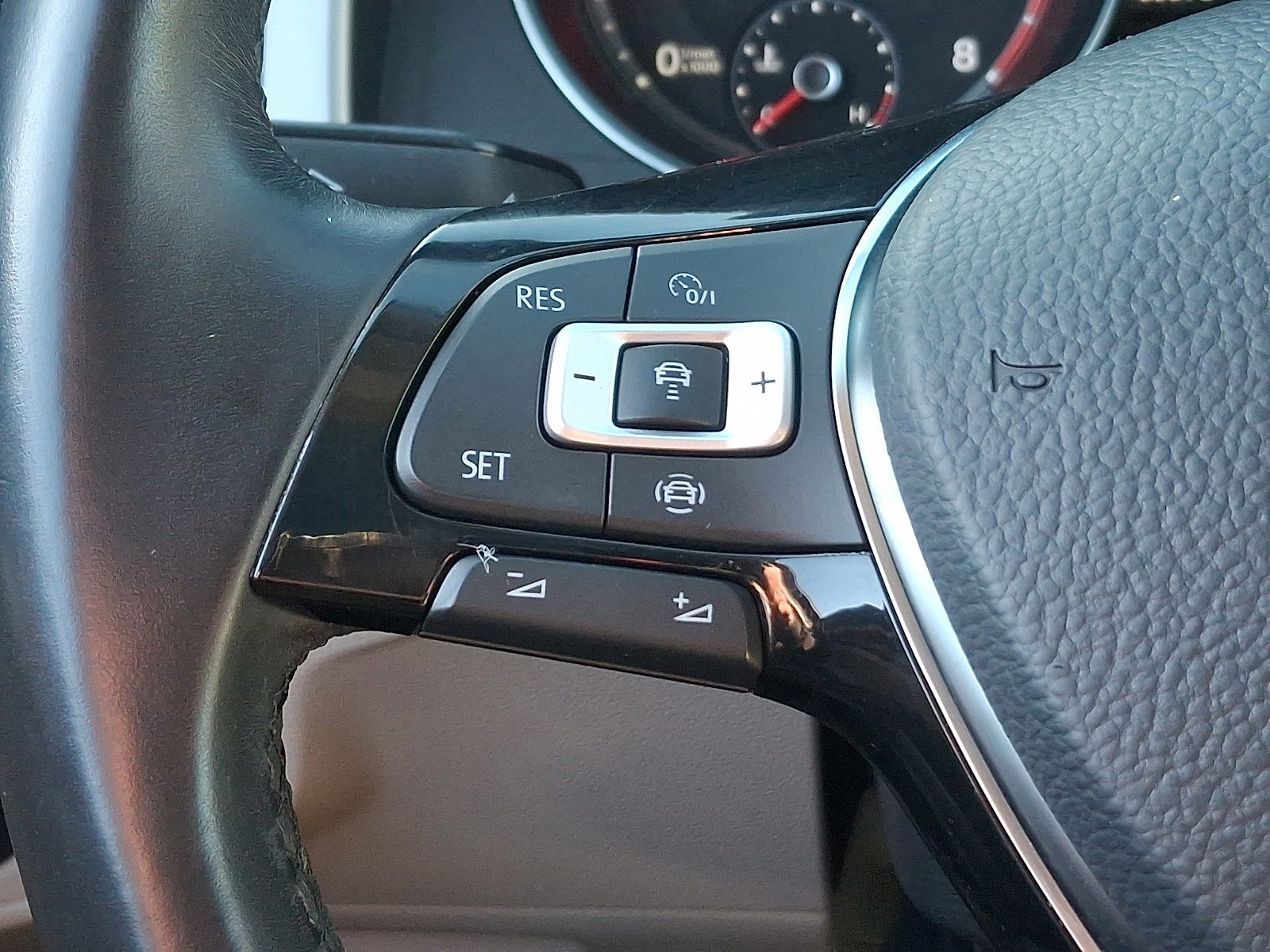 Used 2019 Volkswagen Atlas SE w/ Panoramic Sunroof Package image 21