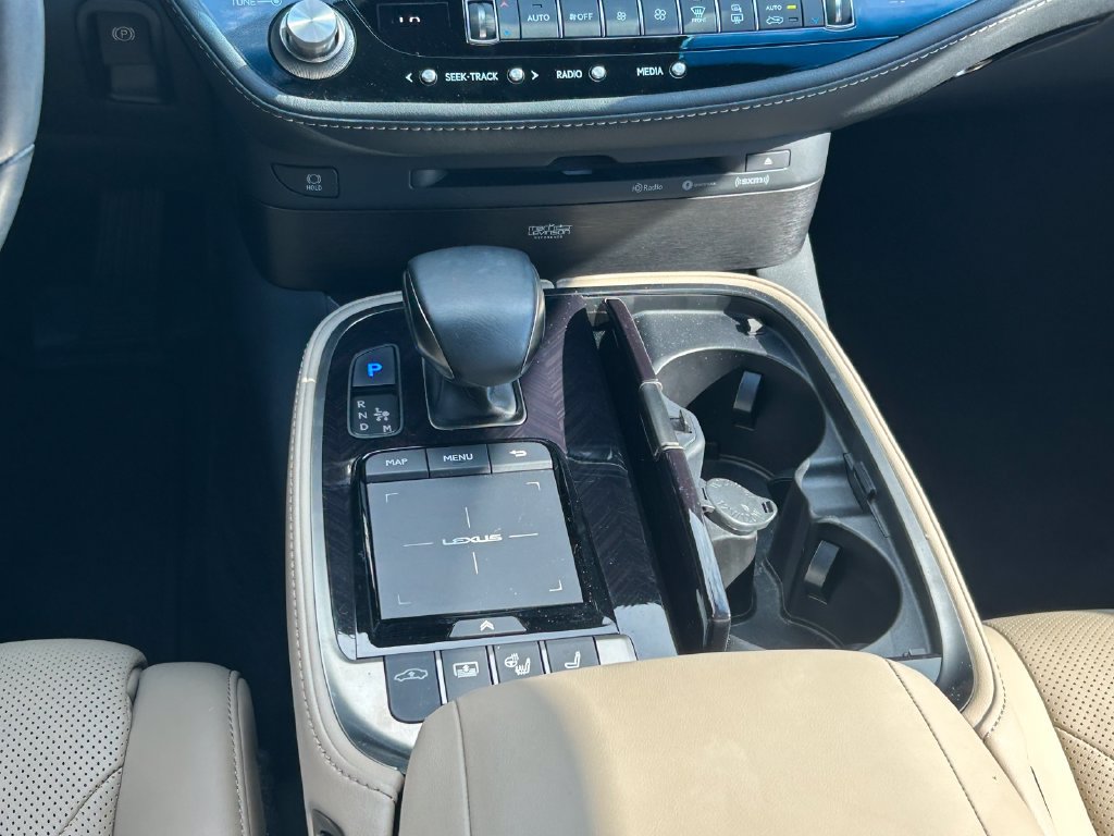Used 2022 Lexus LS 500 w/ Interior Upgrade Package RWD image 20