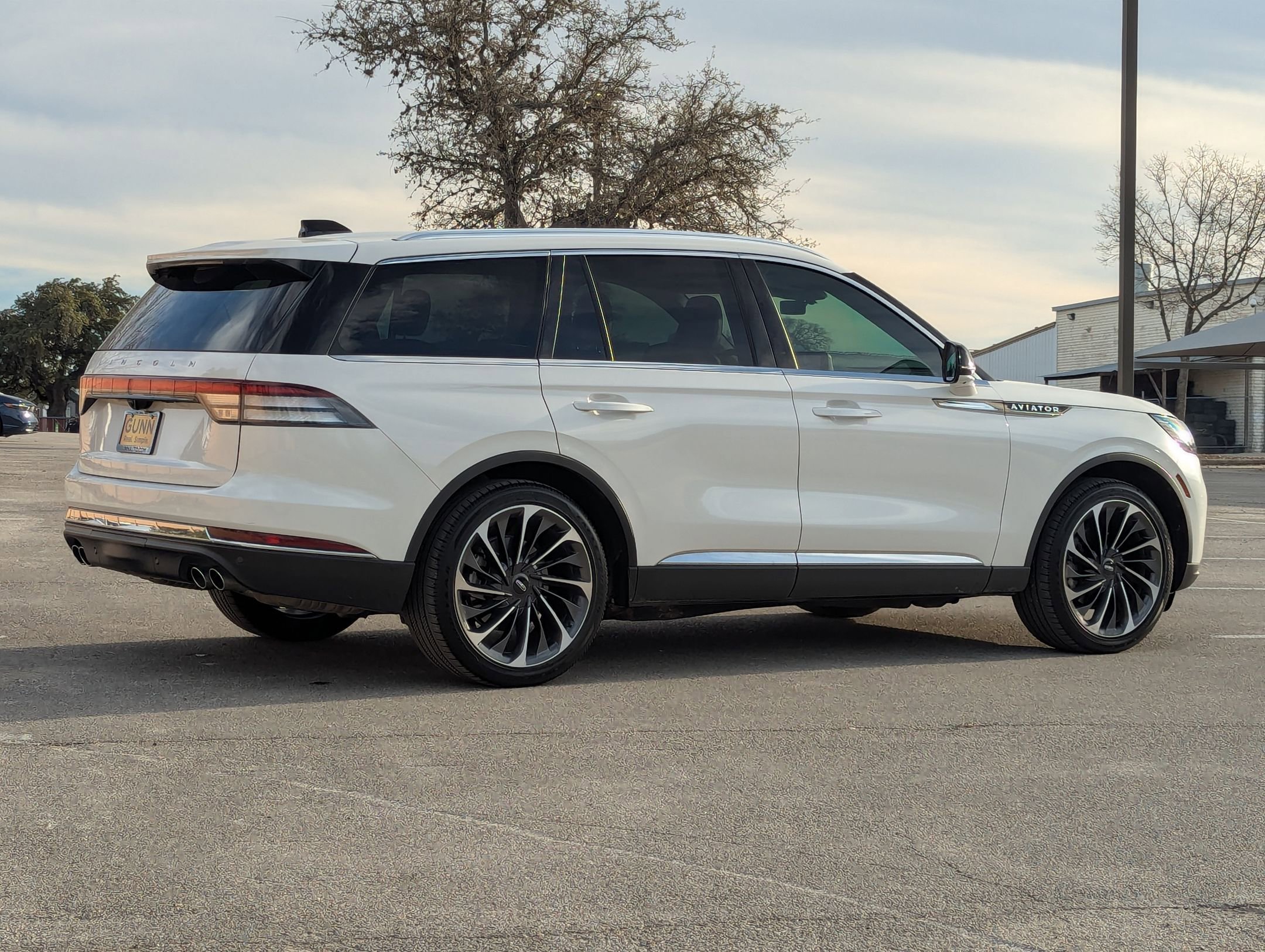 Used 2025 Lincoln Aviator Reserve w/ Illumination Package image 4