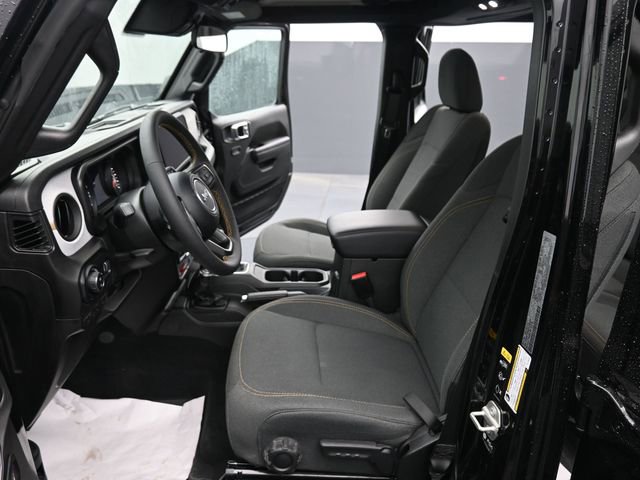 Used 2024 Jeep Gladiator Willys image 11