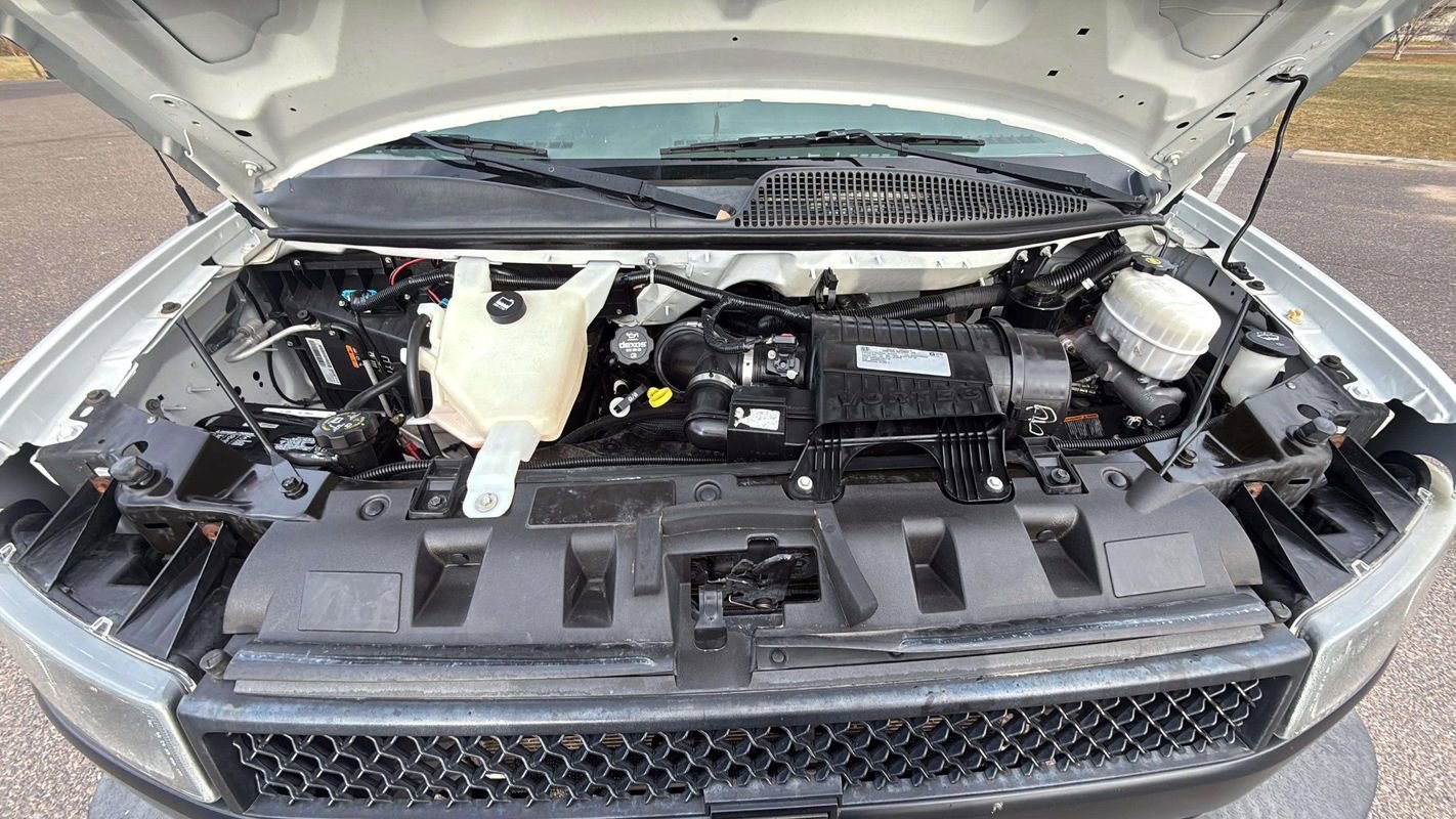 Used 2018 Chevrolet Express 2500 LS w/ Driver Convenience Package image 19