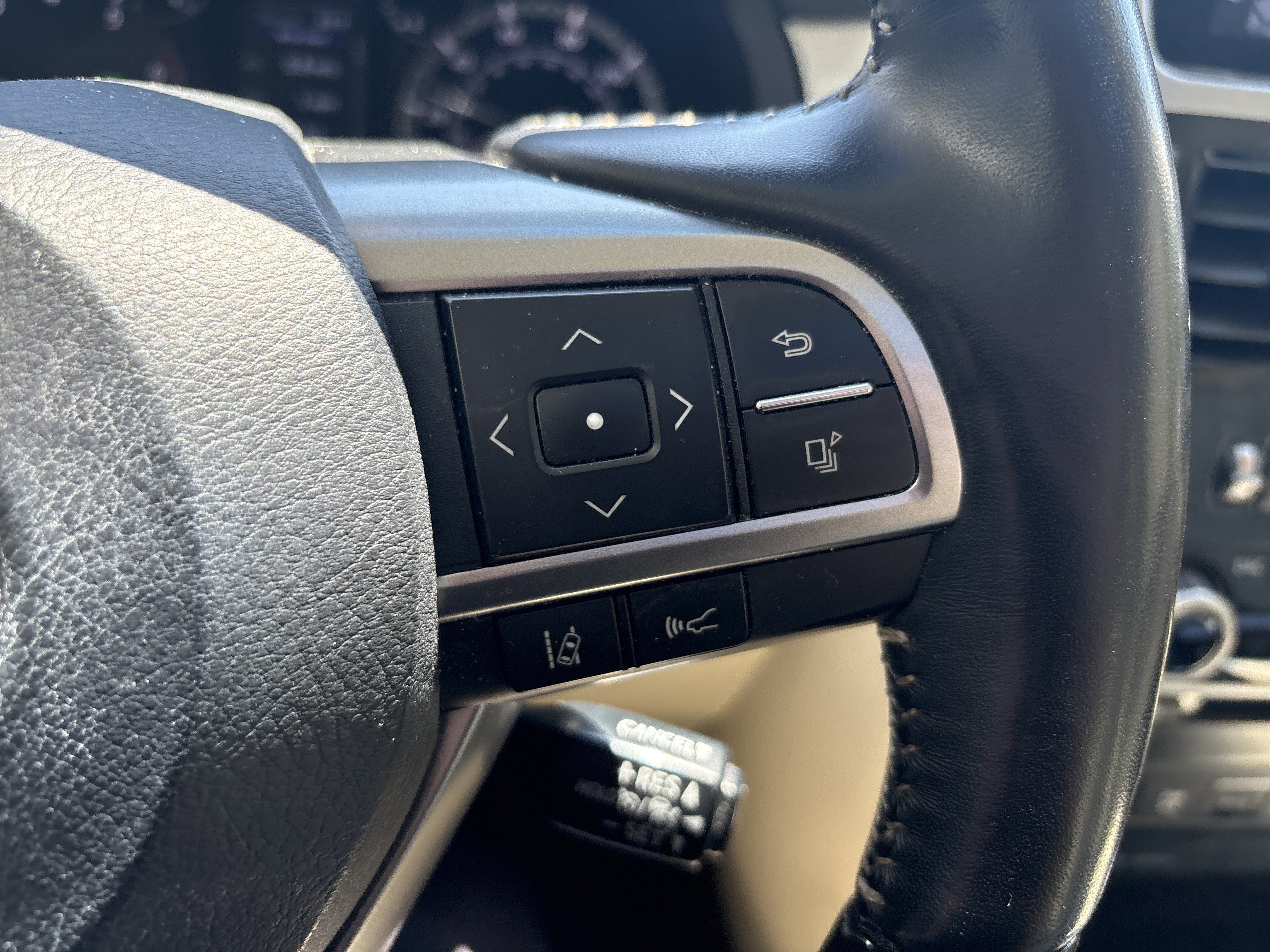 Used 2023 Lexus GX 460 Premium w/ Premium Package AWD/4WD image 8