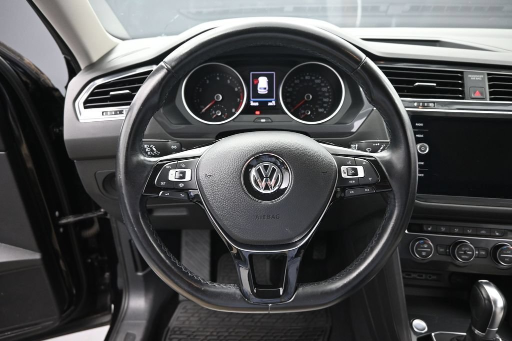 Used 2019 Volkswagen Tiguan SEL AWD/4WD image 13