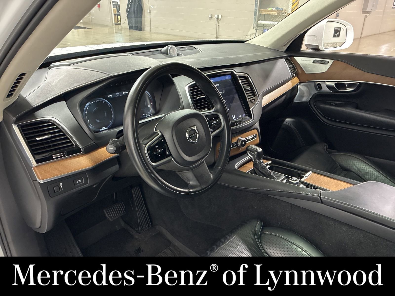 Used 2019 Volvo XC90 T6 Inscription w/ Luxury Package image 4