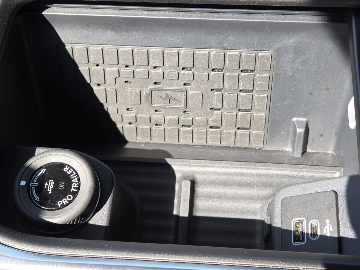 Used 2025 Ford Expedition Active AWD/4WD image 8