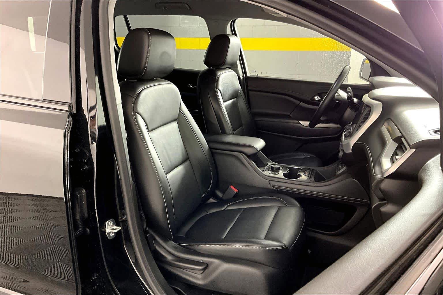 Certified 2023 GMC Acadia SLT w/ Elevation Edition FWD image 9
