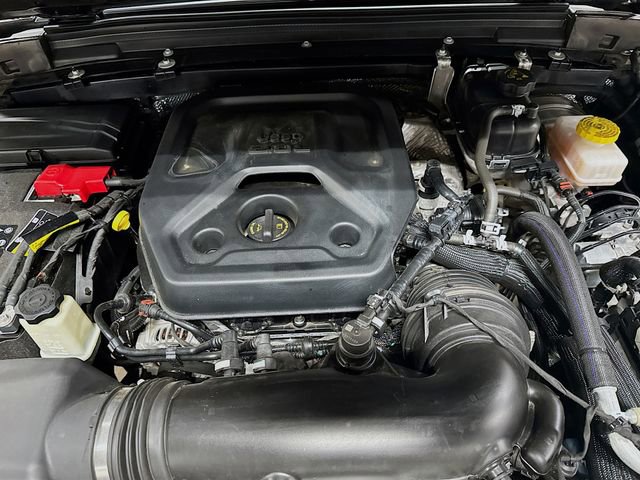 Used 2025 Jeep Wrangler Unlimited Sport AWD/4WD image 30