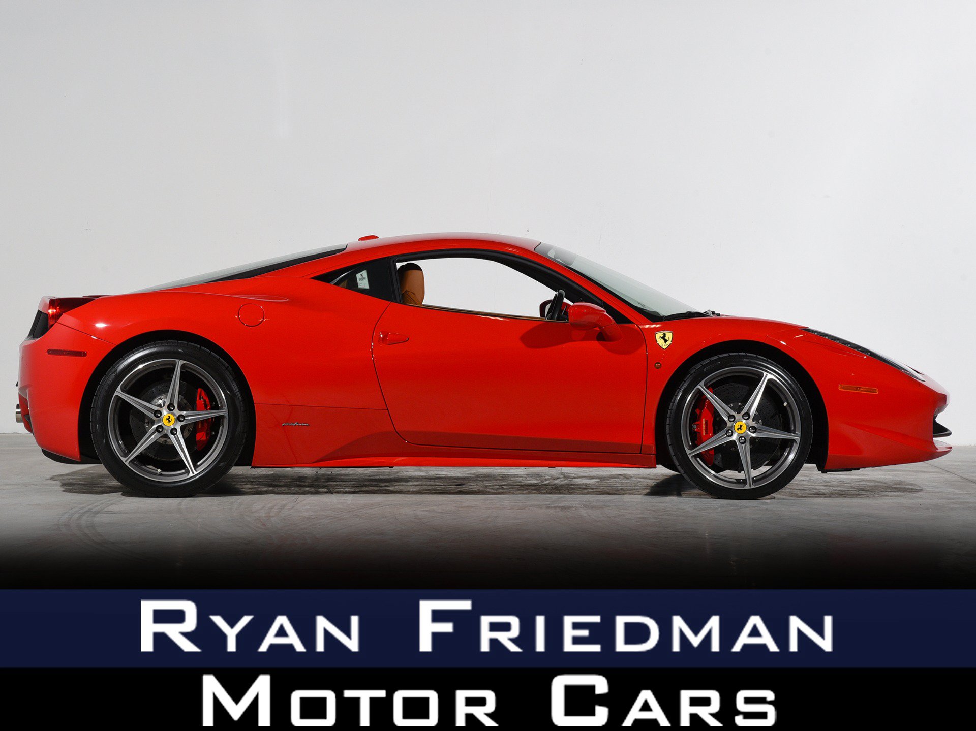 Used 2015 Ferrari 458 Italia Coupe RWD image 1