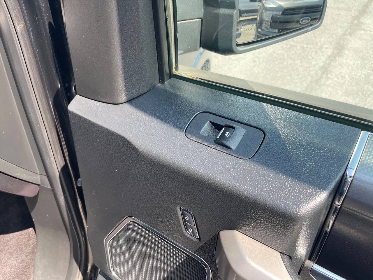 Used 2015 Ford F150 Lariat AWD/4WD image 38