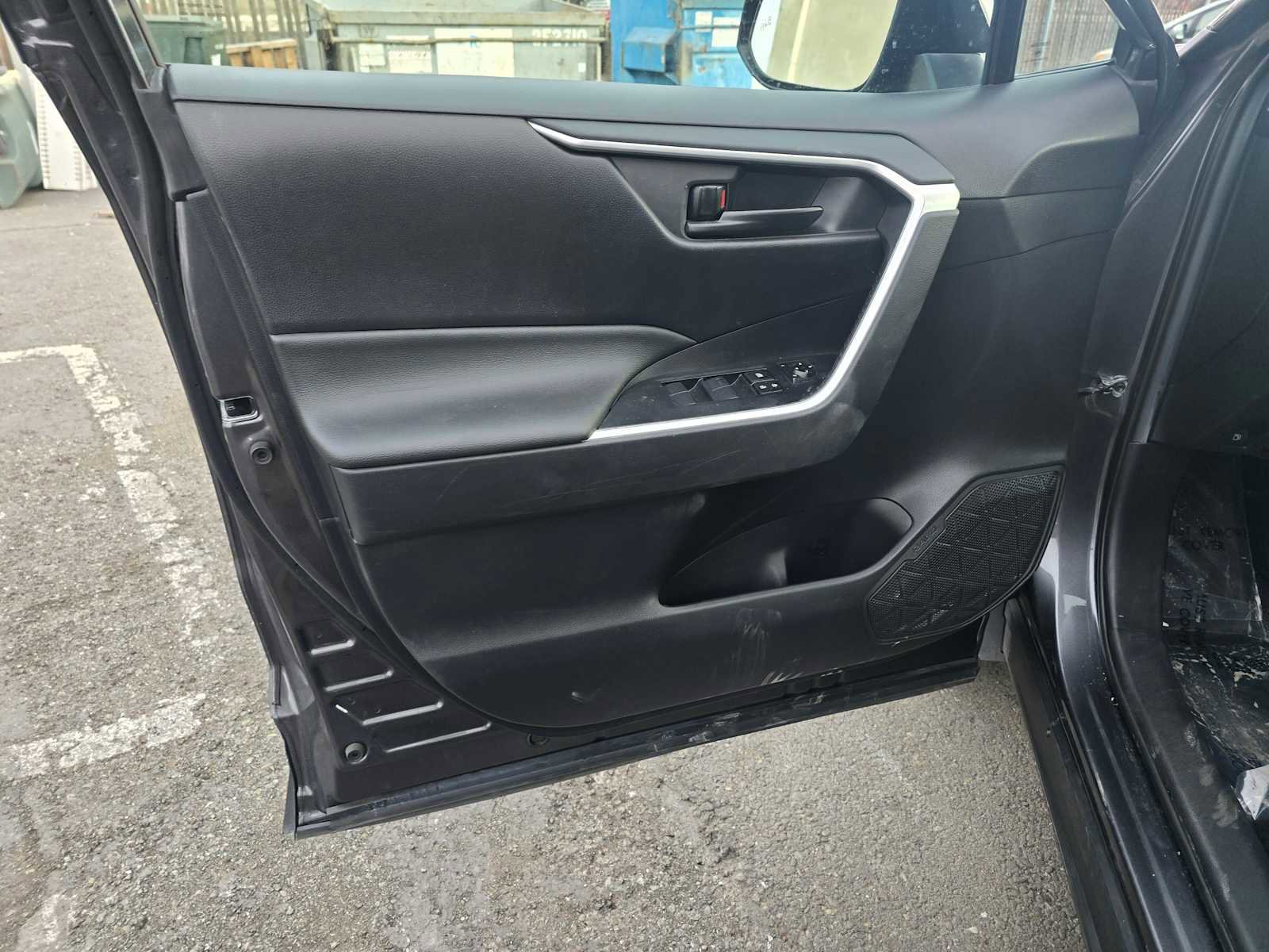 Used 2021 Toyota RAV4 LE image 21