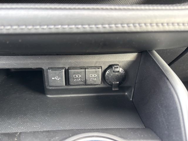 Used 2021 Toyota Highlander LE image 33