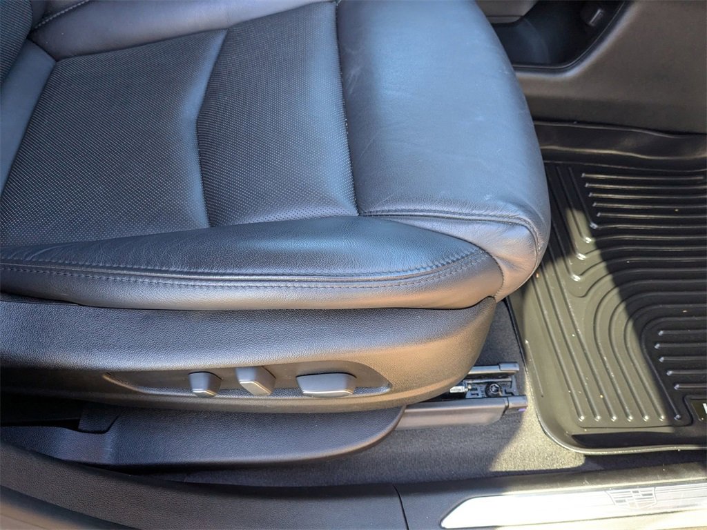 Used 2017 Cadillac XT5 Luxury w/ Driver Awareness Package image 30