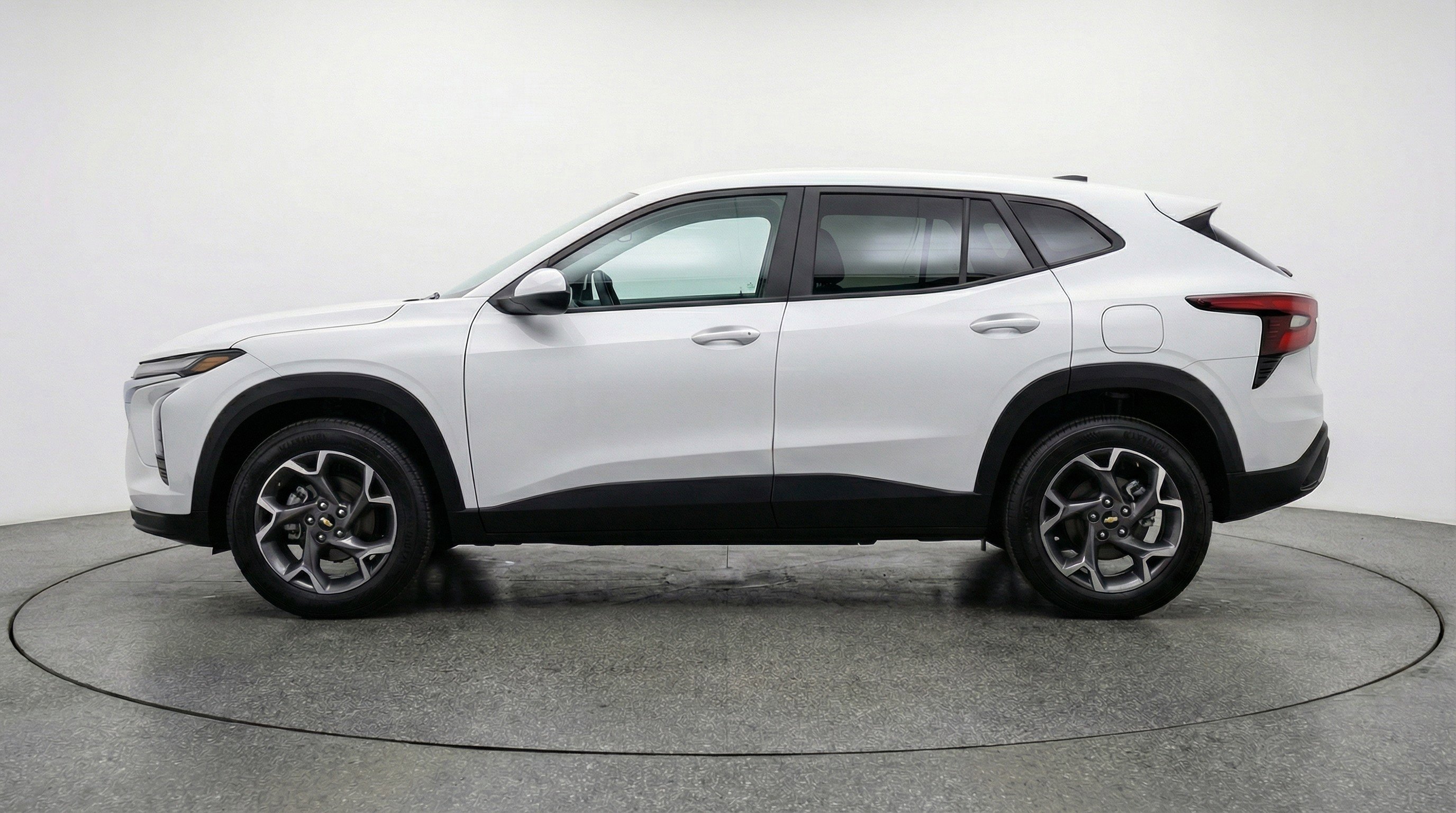 Used 2025 Chevrolet Trax LT image 5