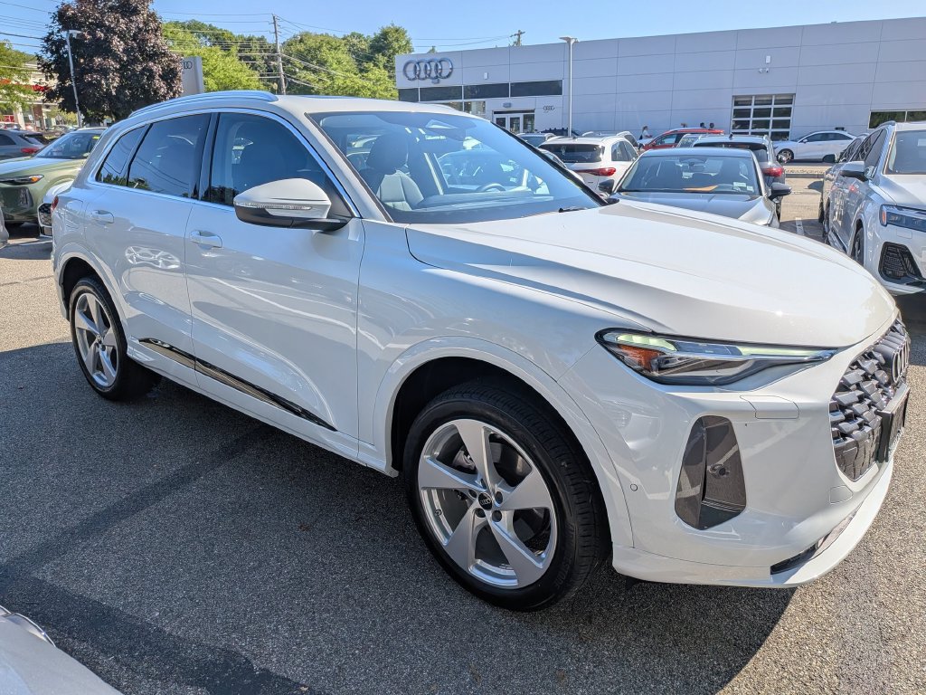Used 2025 Audi Q5 Premium Plus w/ Premium Plus