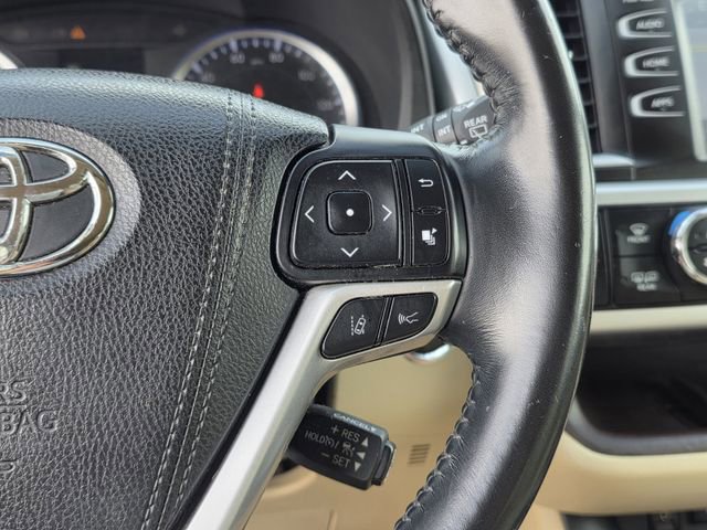 Used 2017 Toyota Highlander XLE AWD/4WD image 27