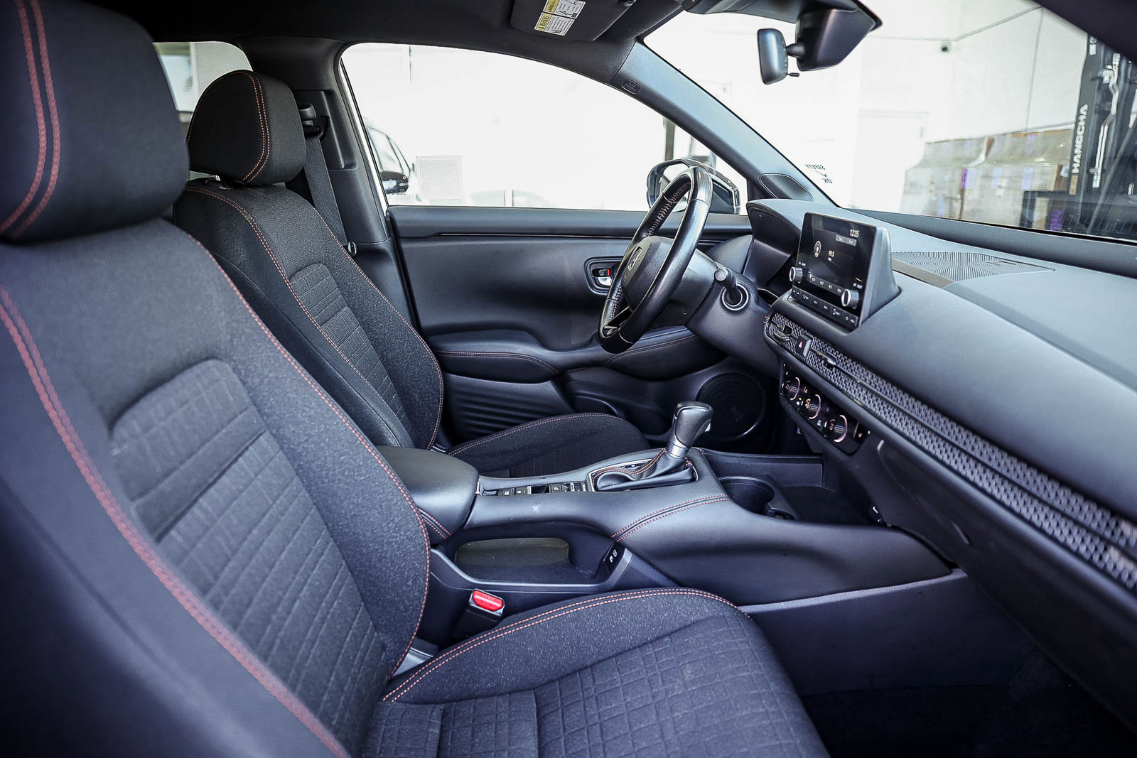 Used 2025 Honda HR-V Sport image 24