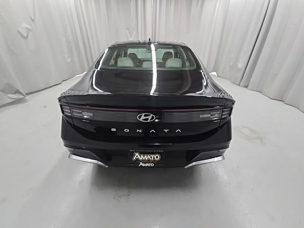 Used 2025 Hyundai Sonata SEL FWD image 6