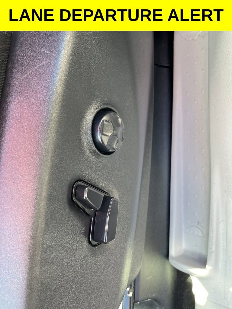 Used 2023 Chrysler Pacifica Touring-L FWD image 18