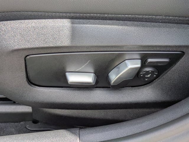 Used 2020 BMW 530i xDrive w/ Convenience Package AWD/4WD image 20