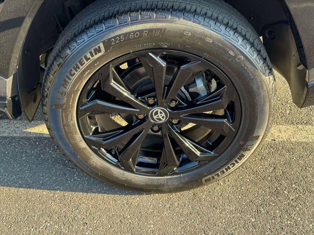 Used 2022 Toyota RAV4 XSE image 11