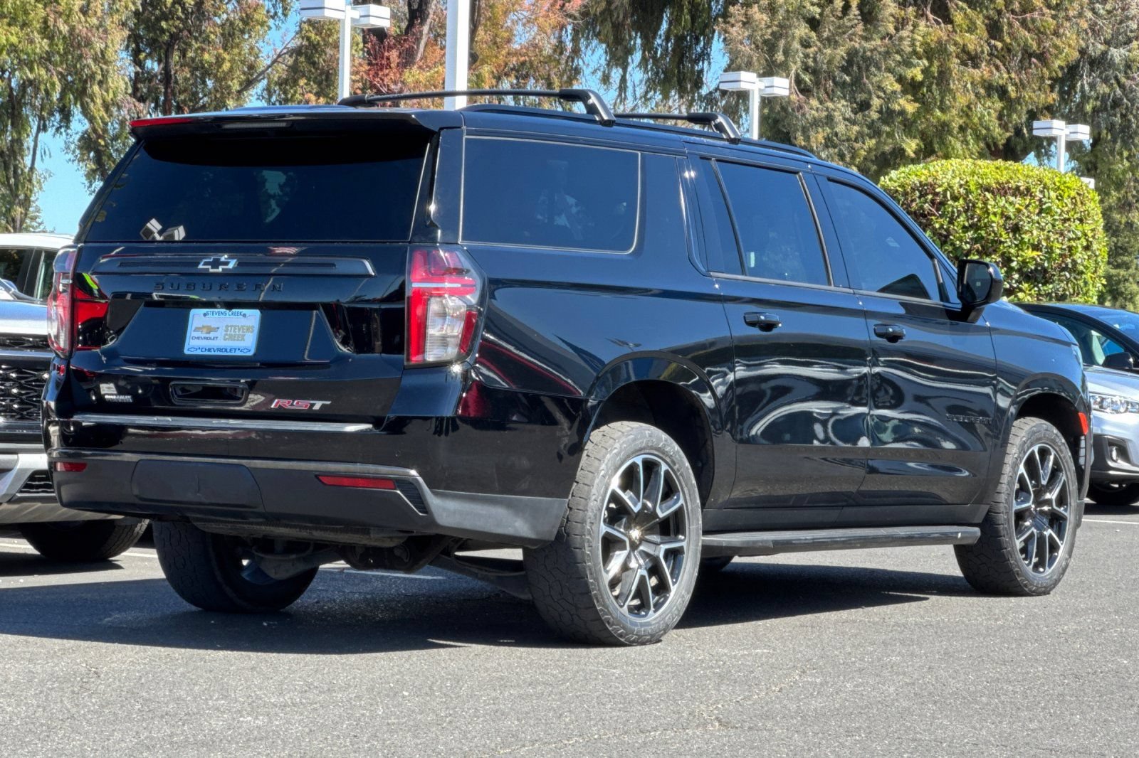 Used 2021 Chevrolet Suburban RST AWD/4WD image 5