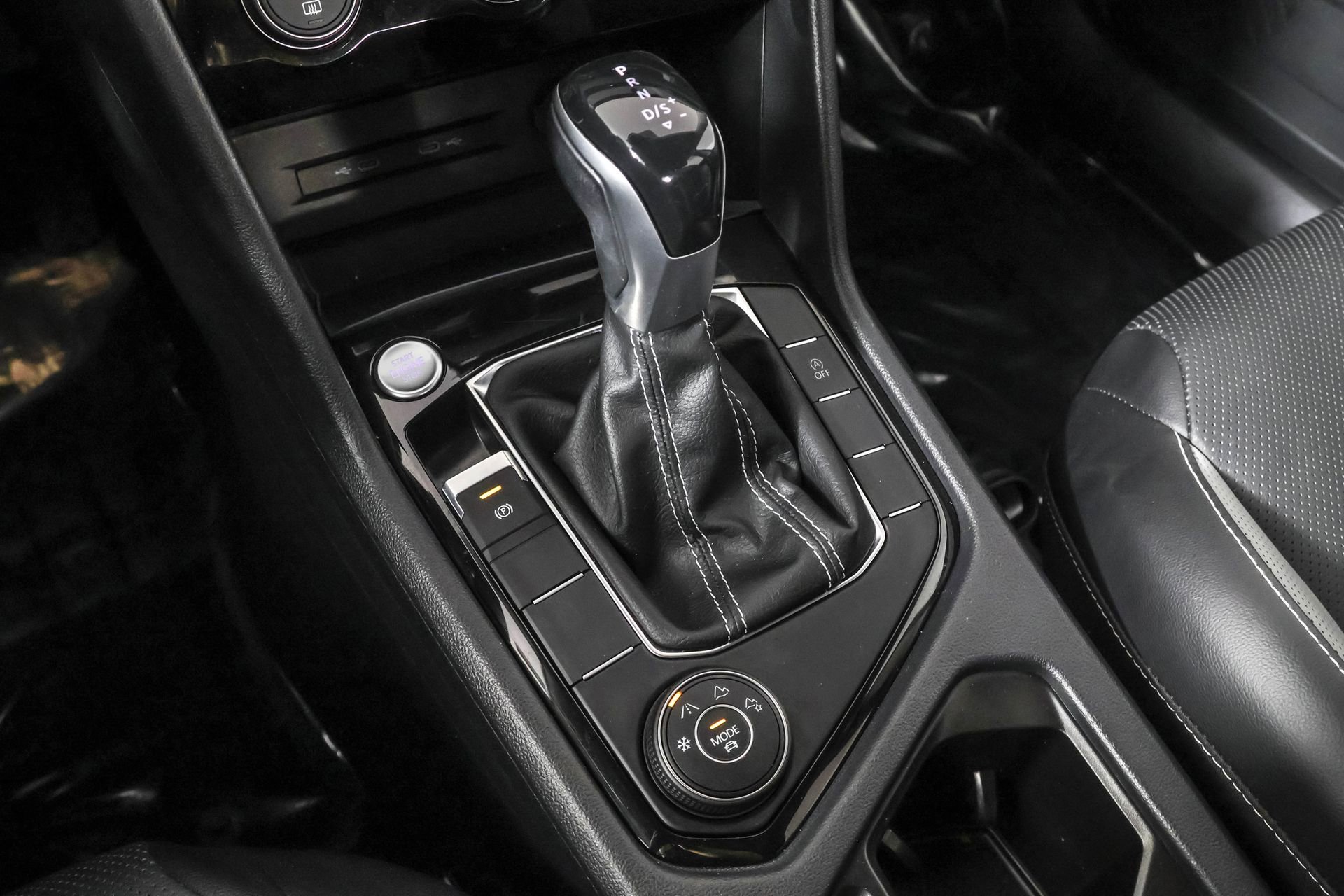 Used 2022 Volkswagen Taos SEL image 31