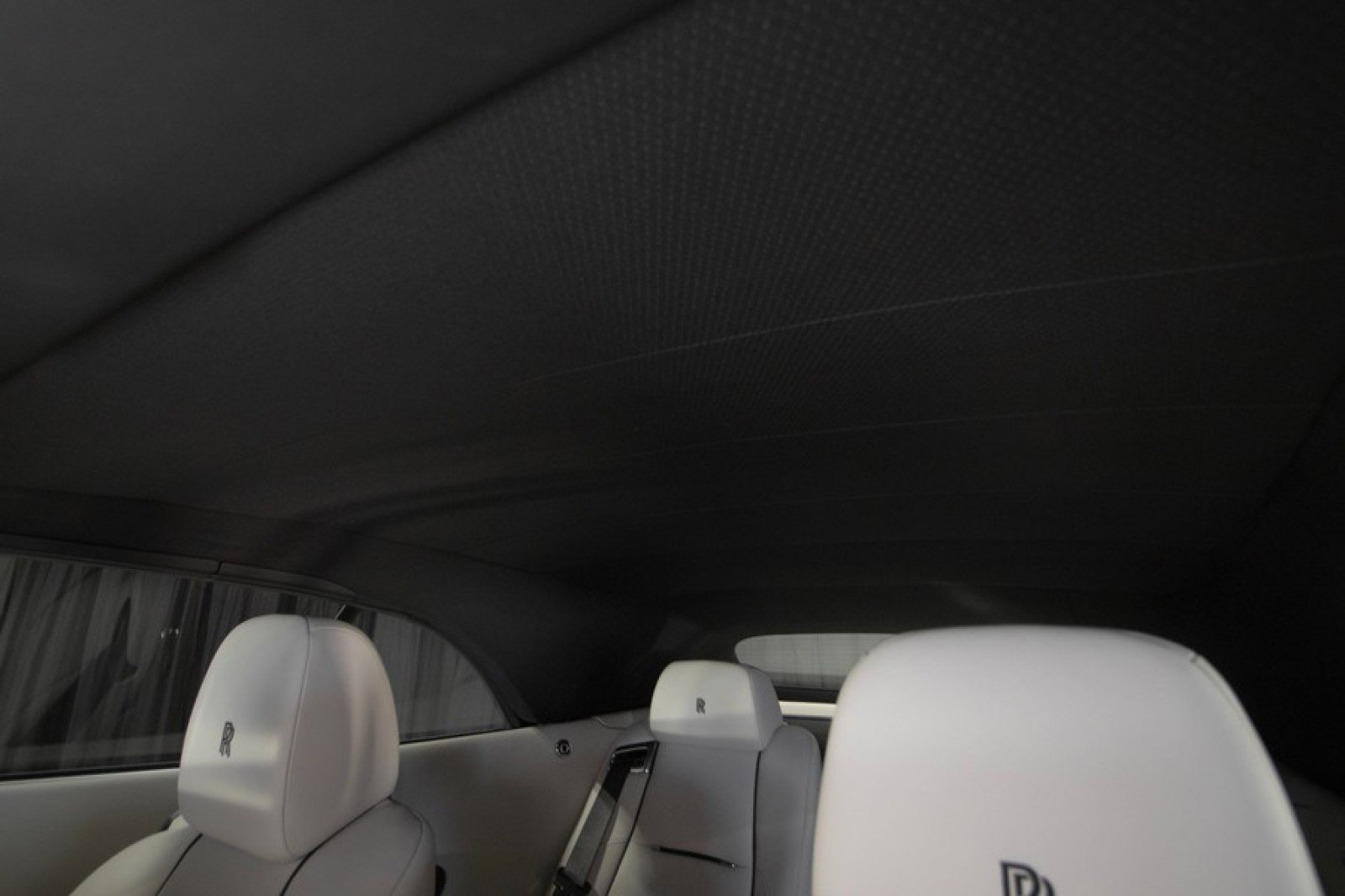 Used 2017 Rolls-Royce Dawn image 41