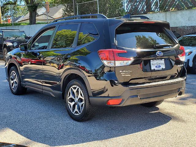 Used 2019 Subaru Forester Premium w/ All-Weather Package AWD/4WD image 9