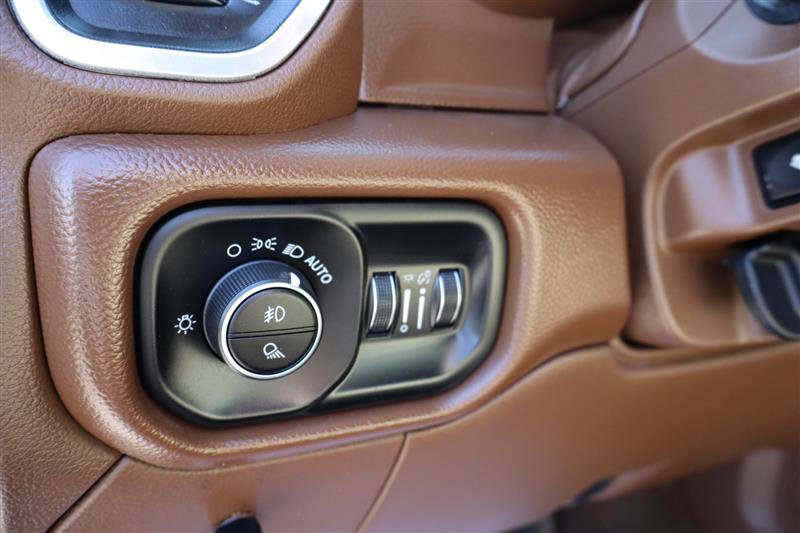 Used 2019 RAM 3500 Laramie image 21