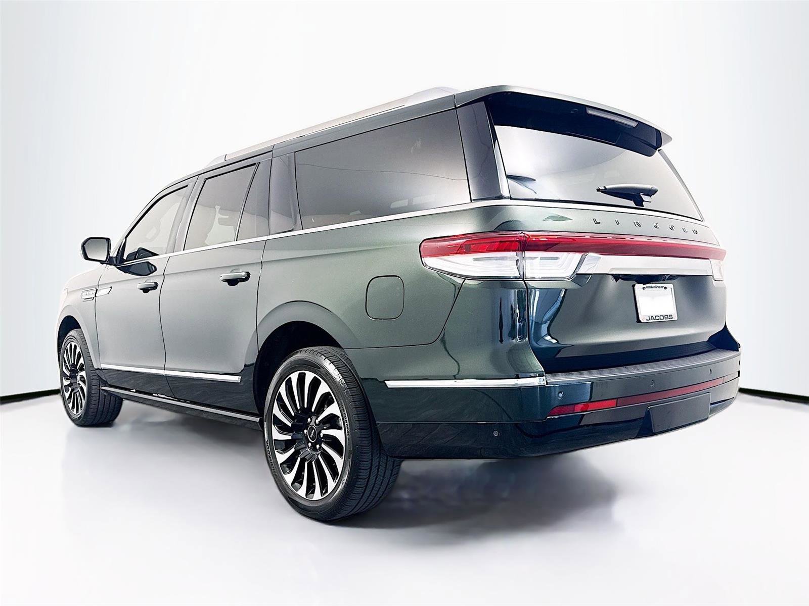 Used 2022 Lincoln Navigator L Black Label AWD/4WD image 37