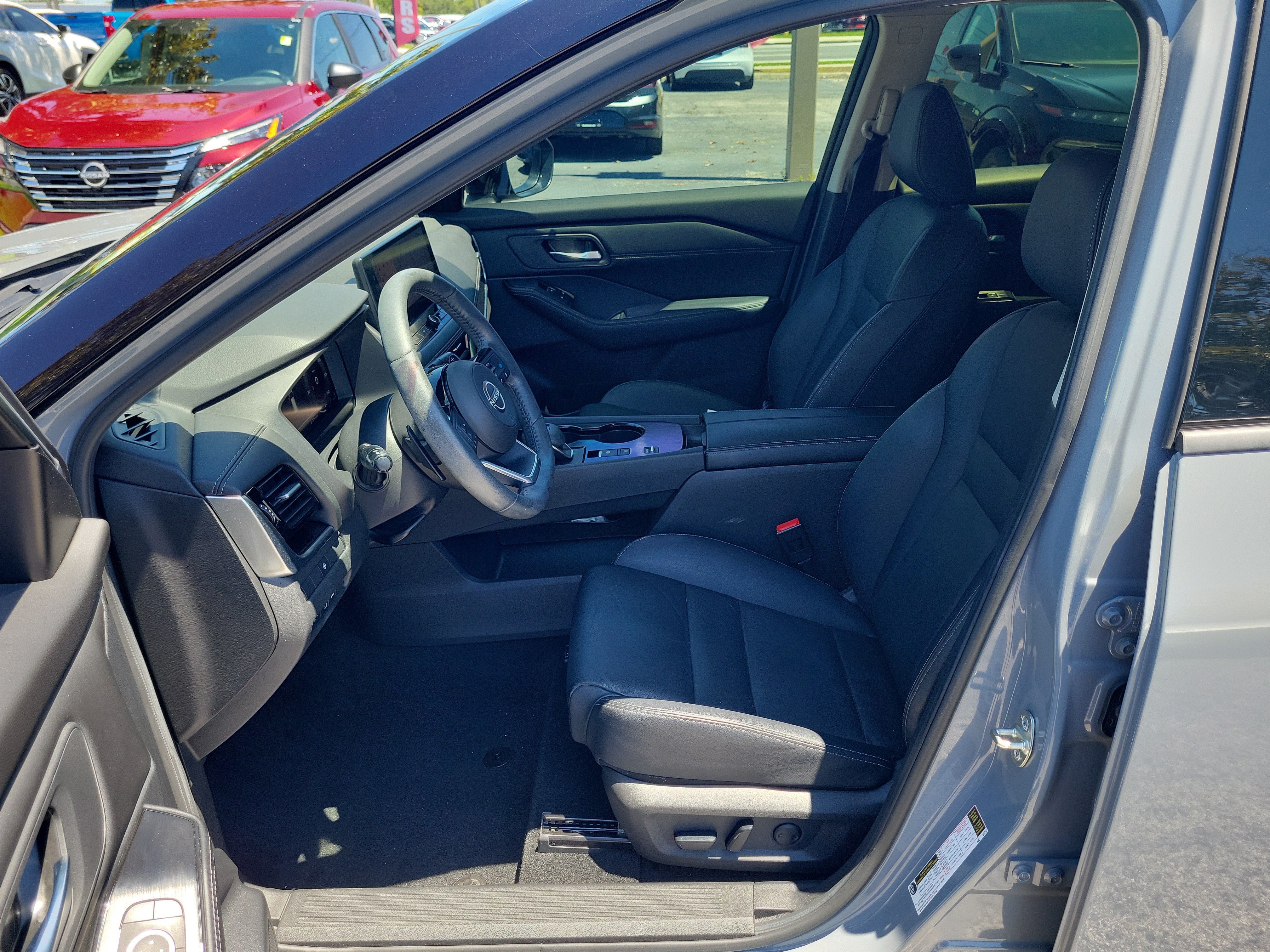 Certified 2024 Nissan Rogue SL FWD image 14