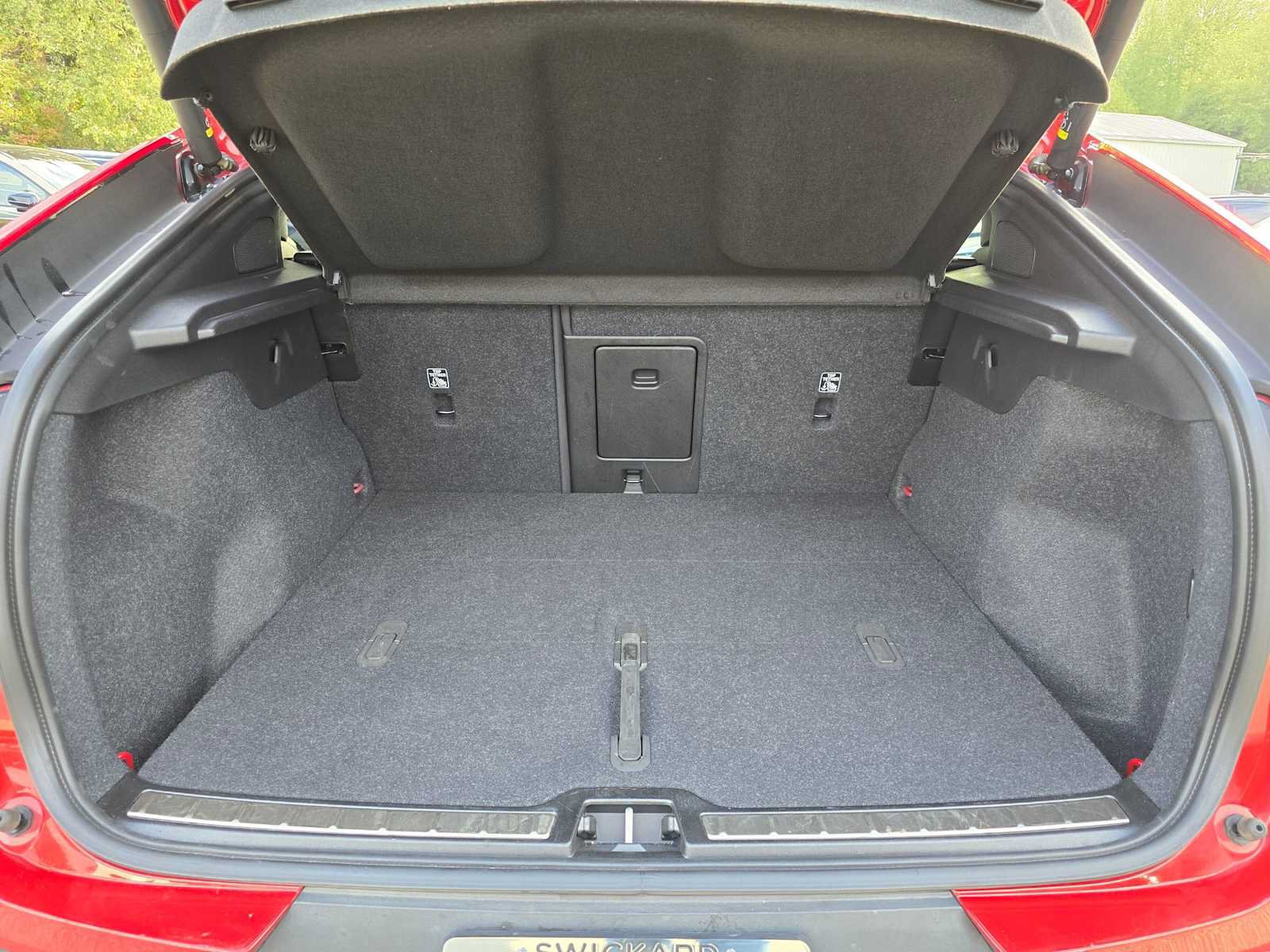 Certified 2023 Volvo C40 P8 Recharge Plus w/ Climate Package AWD/4WD image 15