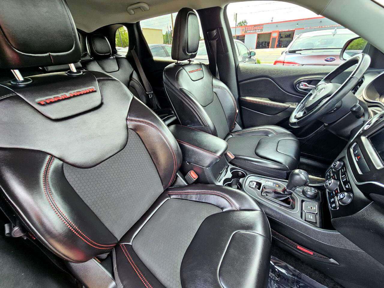 Used 2019 Jeep Cherokee Trailhawk w/ Cold Weather Group image 20