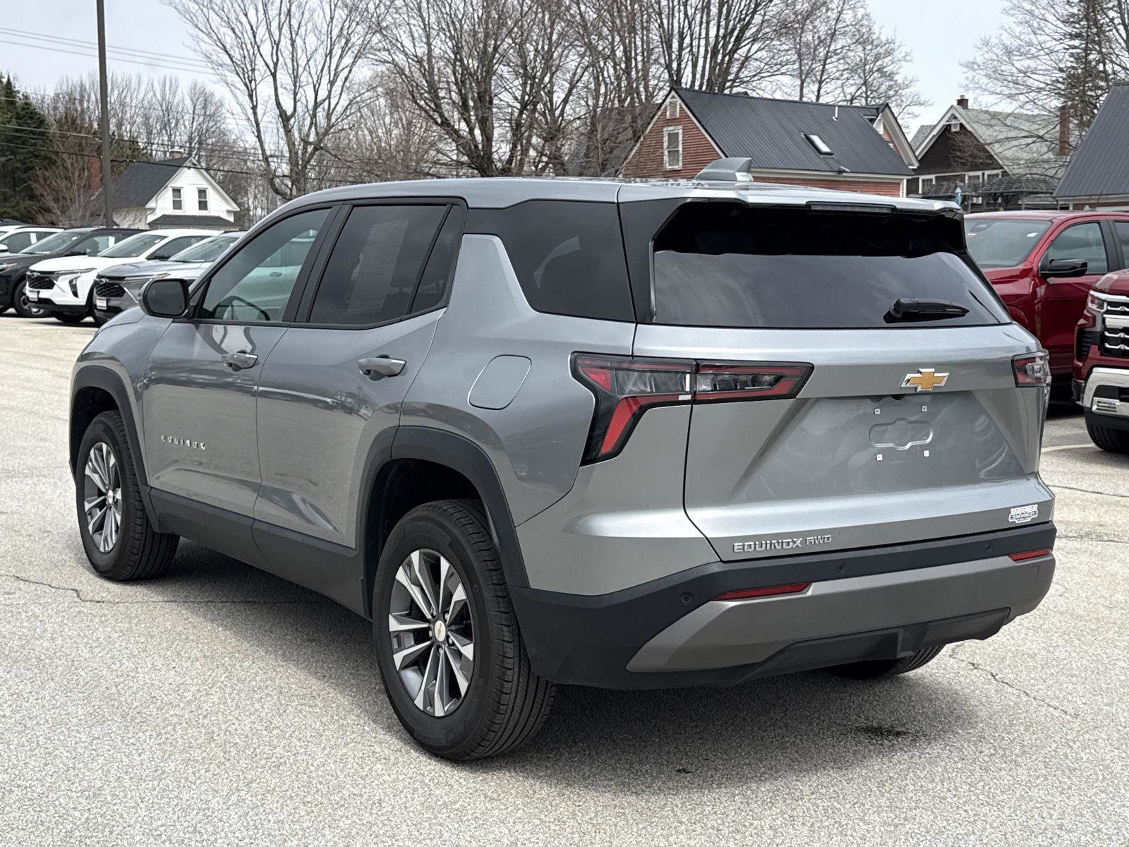 Used 2026 Chevrolet Equinox LT AWD/4WD image 9