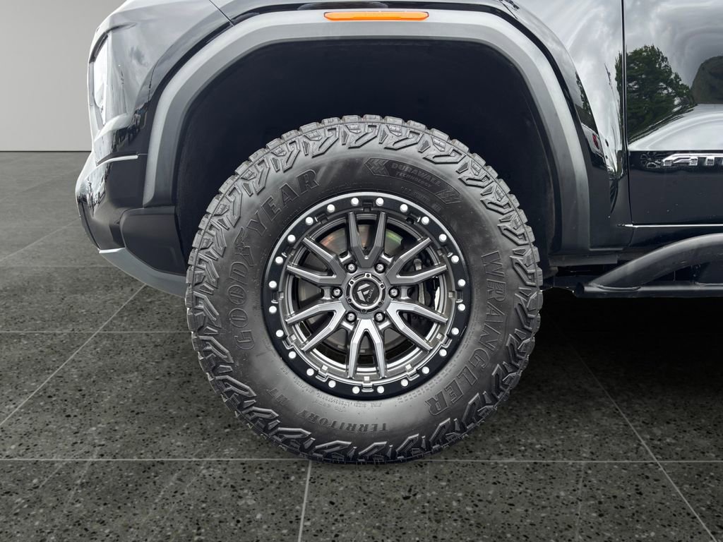 Used 2024 GMC Canyon AT4X AWD/4WD image 5