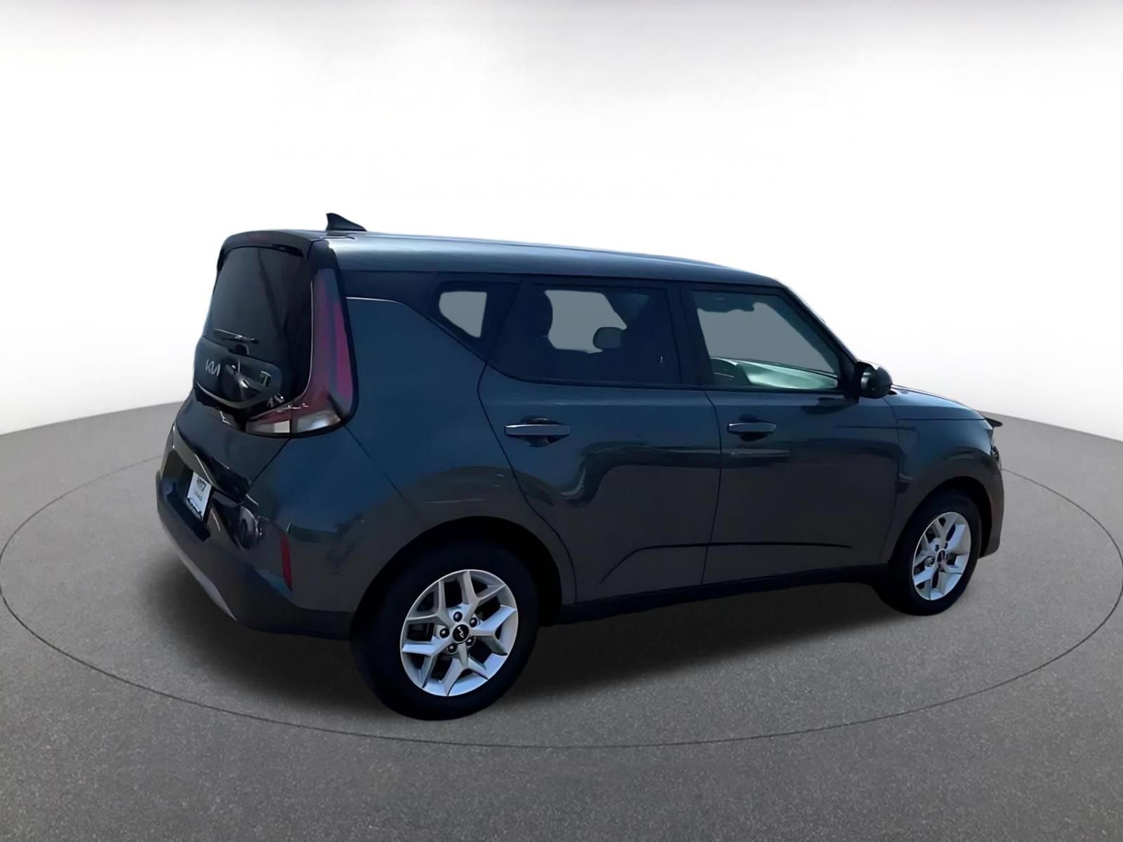 Used 2025 Kia Soul LX w/ LX Technology Package FWD image 15
