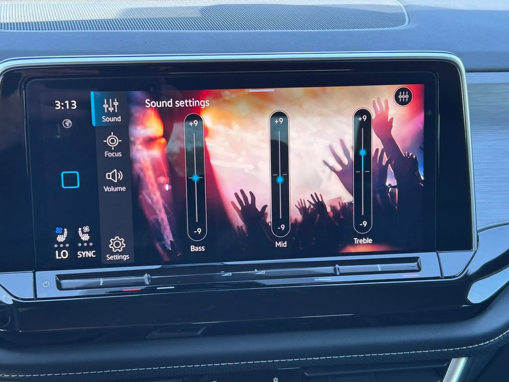 Used 2025 Volkswagen Atlas Cross Sport SE image 20