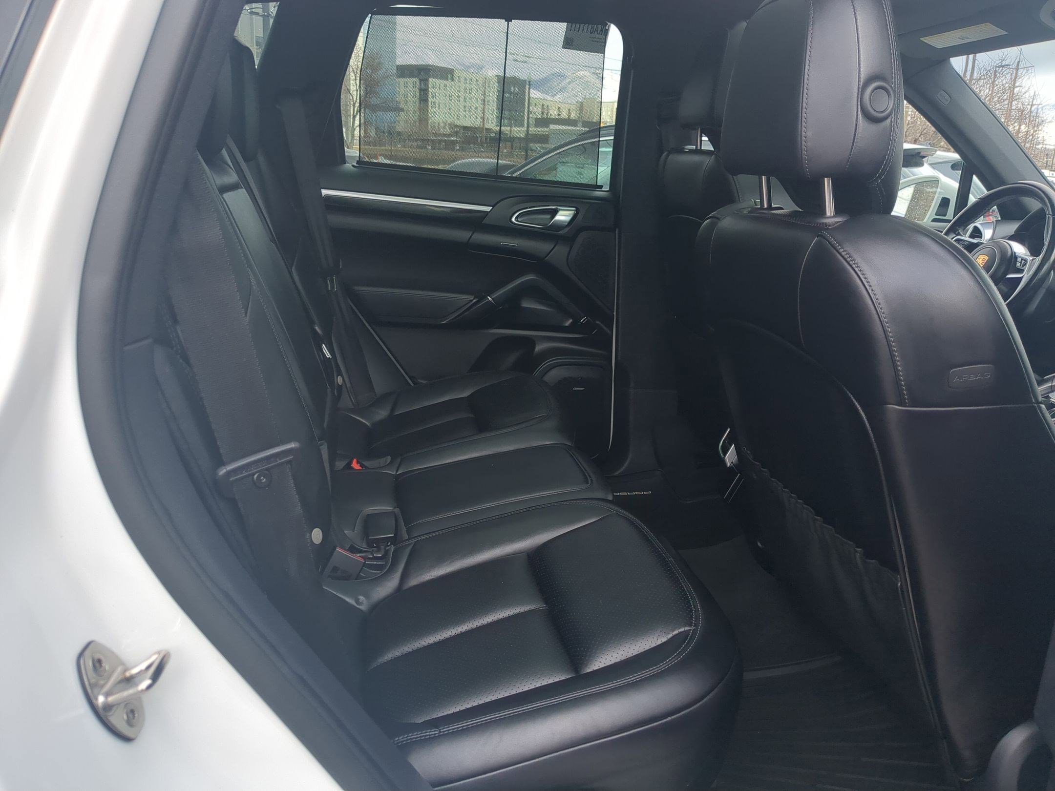 Used 2017 Porsche Cayenne Platinum Edition image 31