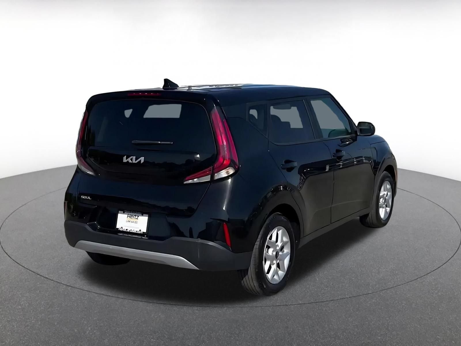 Used 2025 Kia Soul LX w/ LX Technology Package FWD image 13
