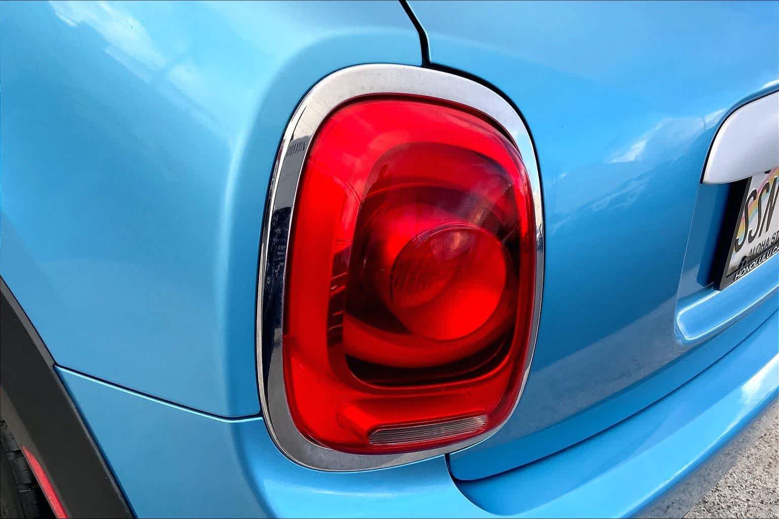 Used 2015 MINI Cooper 4-Door Hardtop FWD image 31