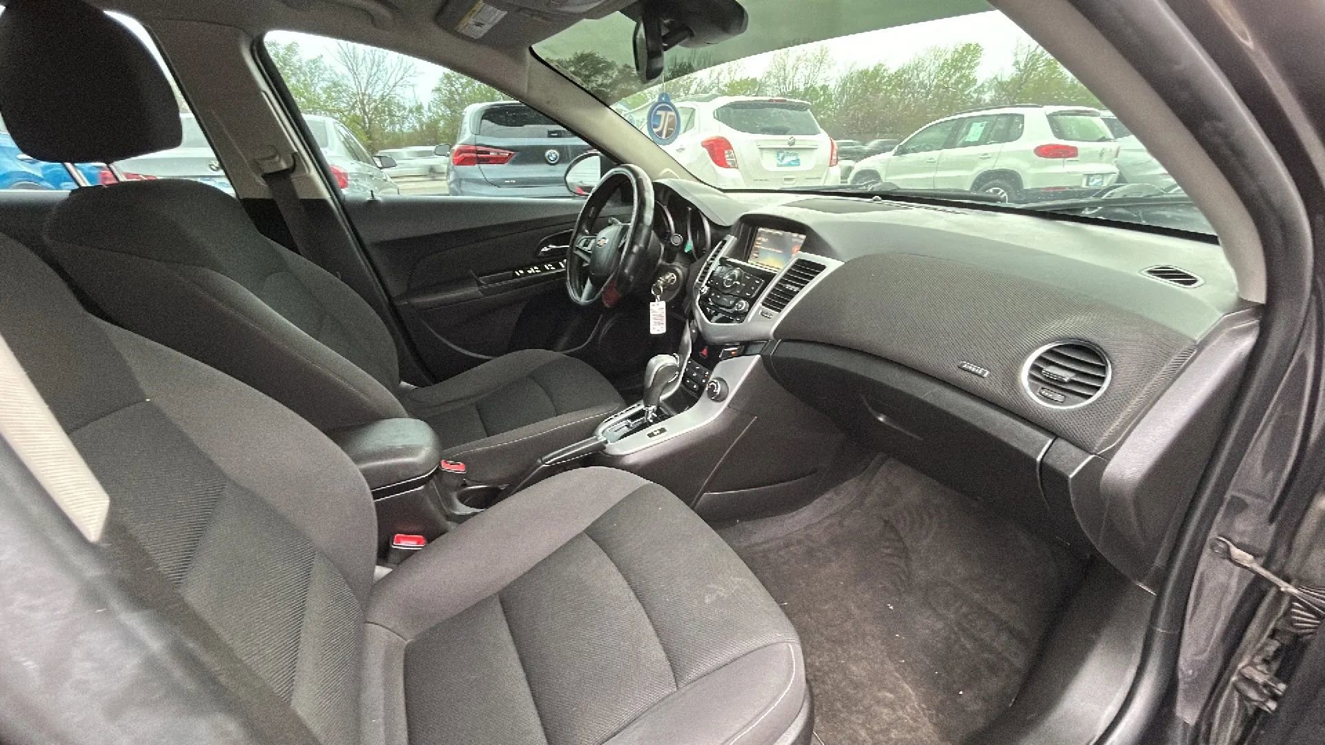 Used 2016 Chevrolet Cruze LT image 34