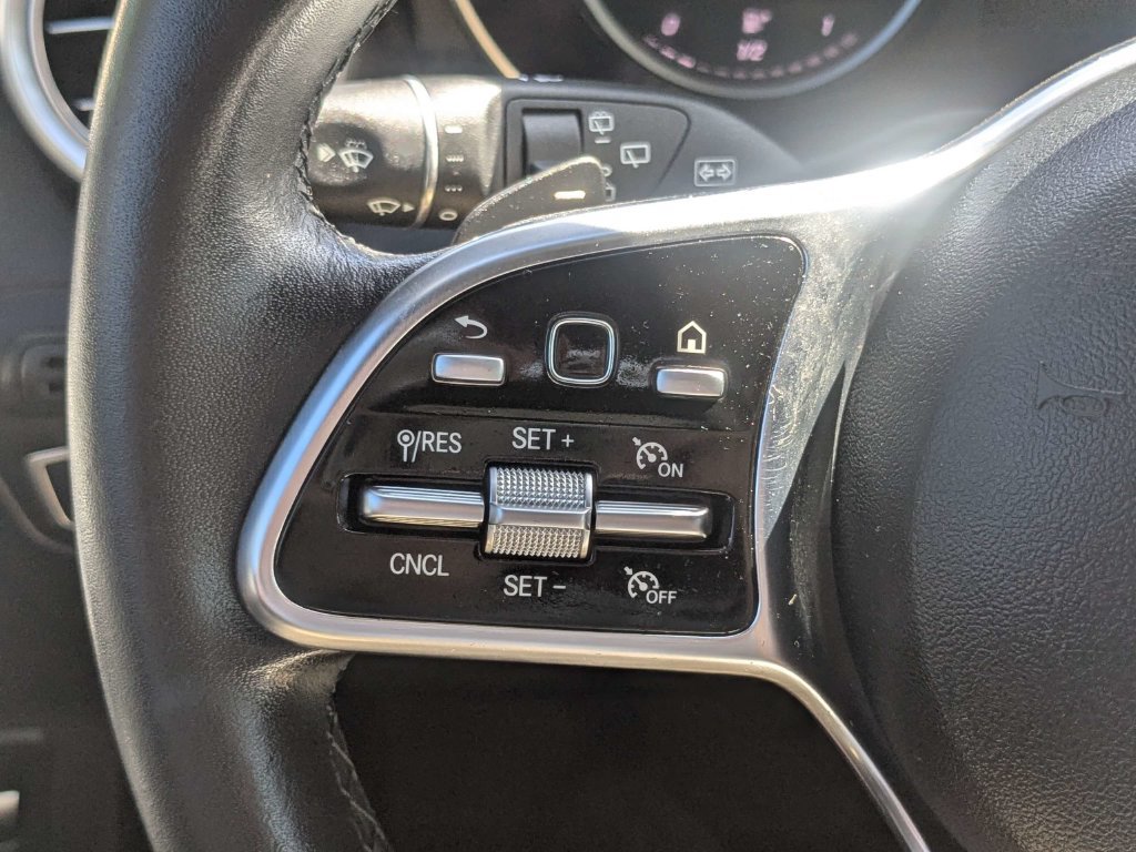Used 2020 Mercedes-Benz GLC 300 image 32