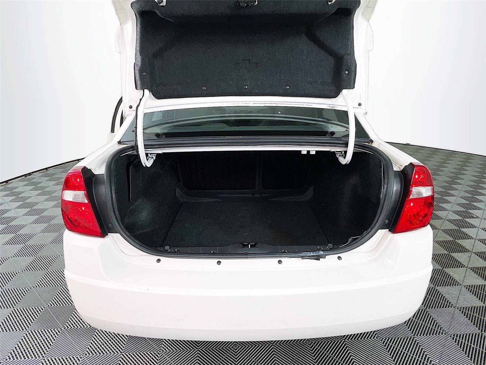 Used 2005 Chevrolet Malibu LS w/ Preferred Equipment Group FWD image 26