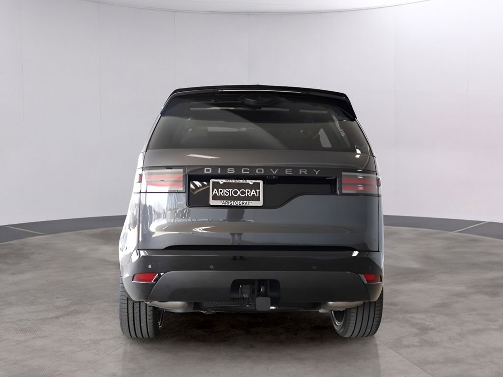New 2025 Land Rover Discovery Dynamic SE image 6