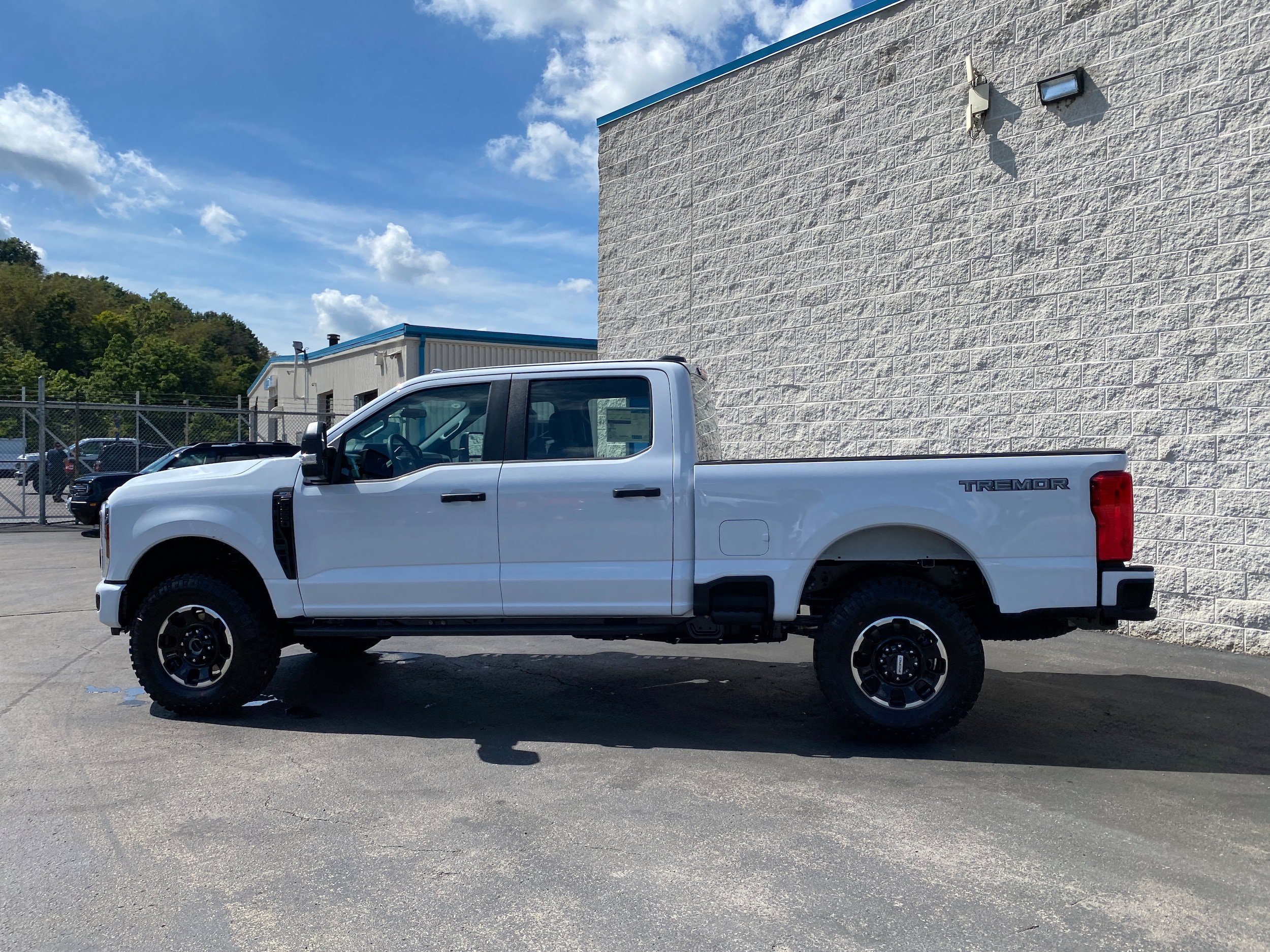 New 2027 Ford F250 XL w/ Tremor Off-Road Package AWD/4WD image 6