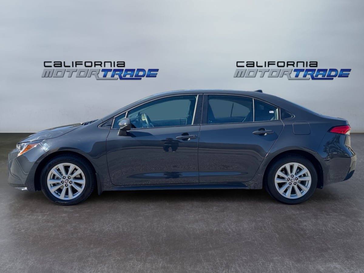 Used 2026 Toyota Corolla LE w/ LE Premium Package FWD image 8